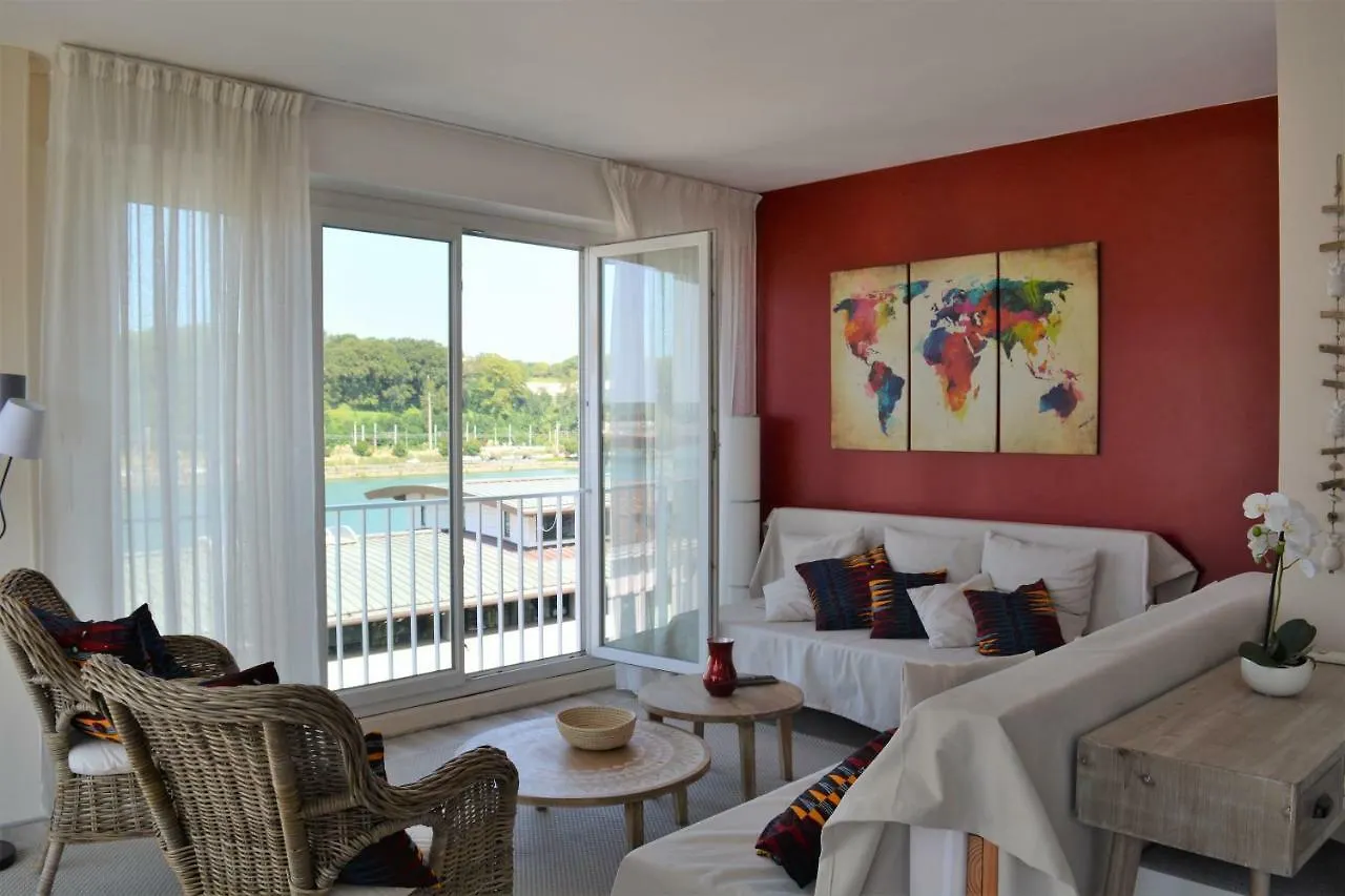 L'Ame Nomade - Bayonne Centre Apartment 0*,  France